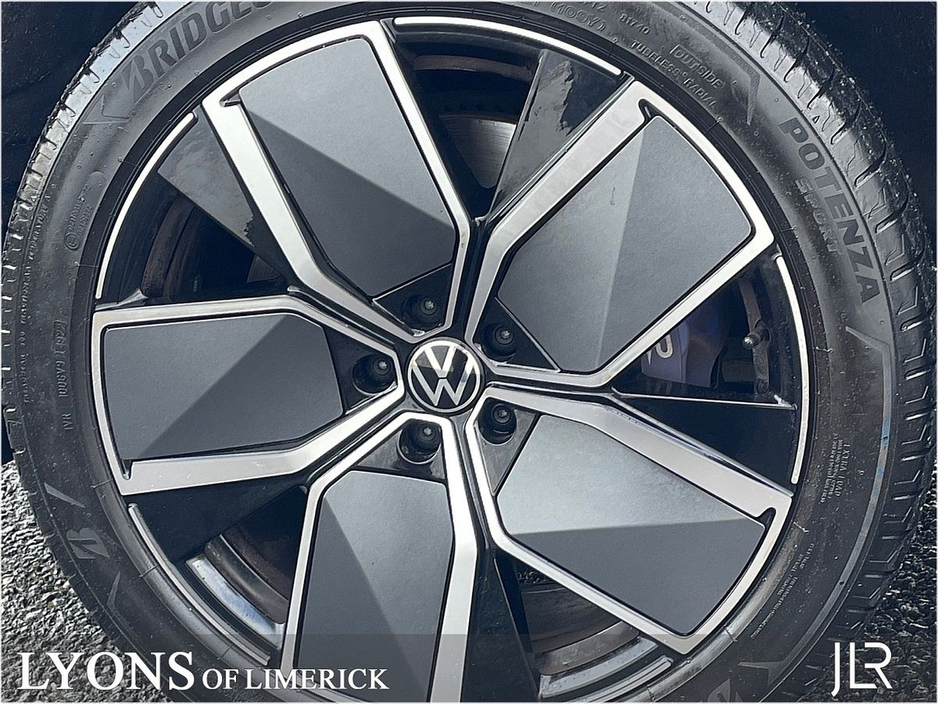 2024 Volkswagen Touareg 3.0 TSI PHEV 462HP R Line *SOLD* €78,950