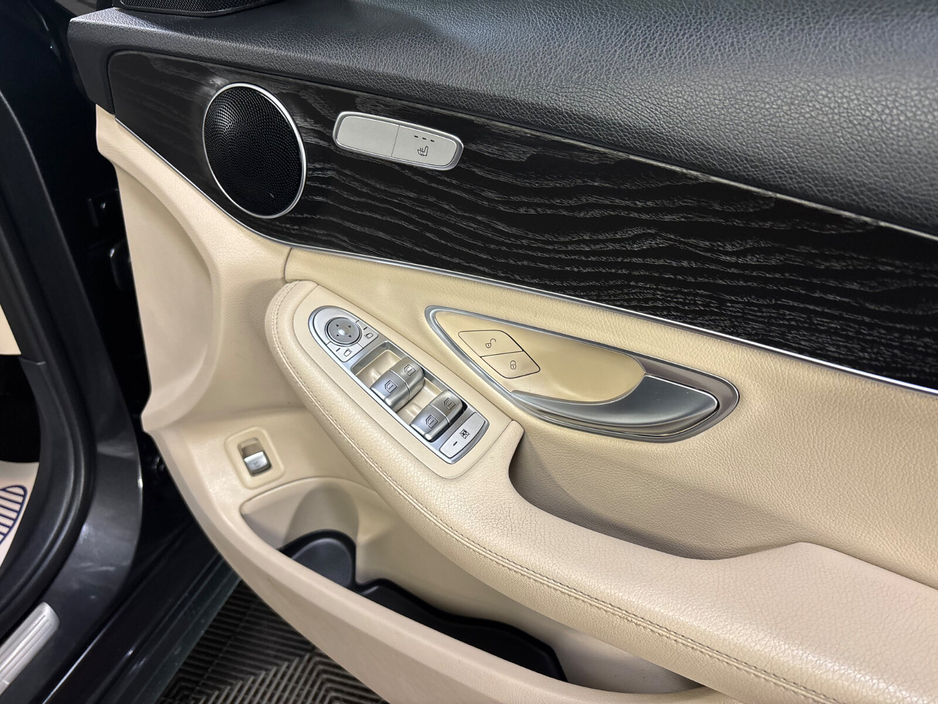 2020 Mercedes-Benz C Class - image 11