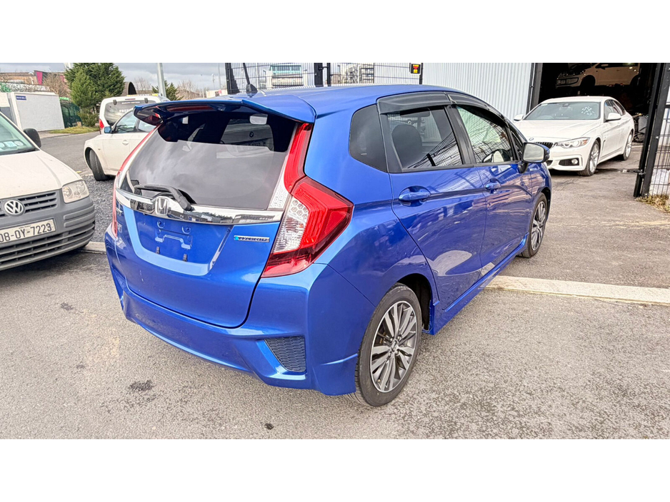 2014 Honda Fit - image 8