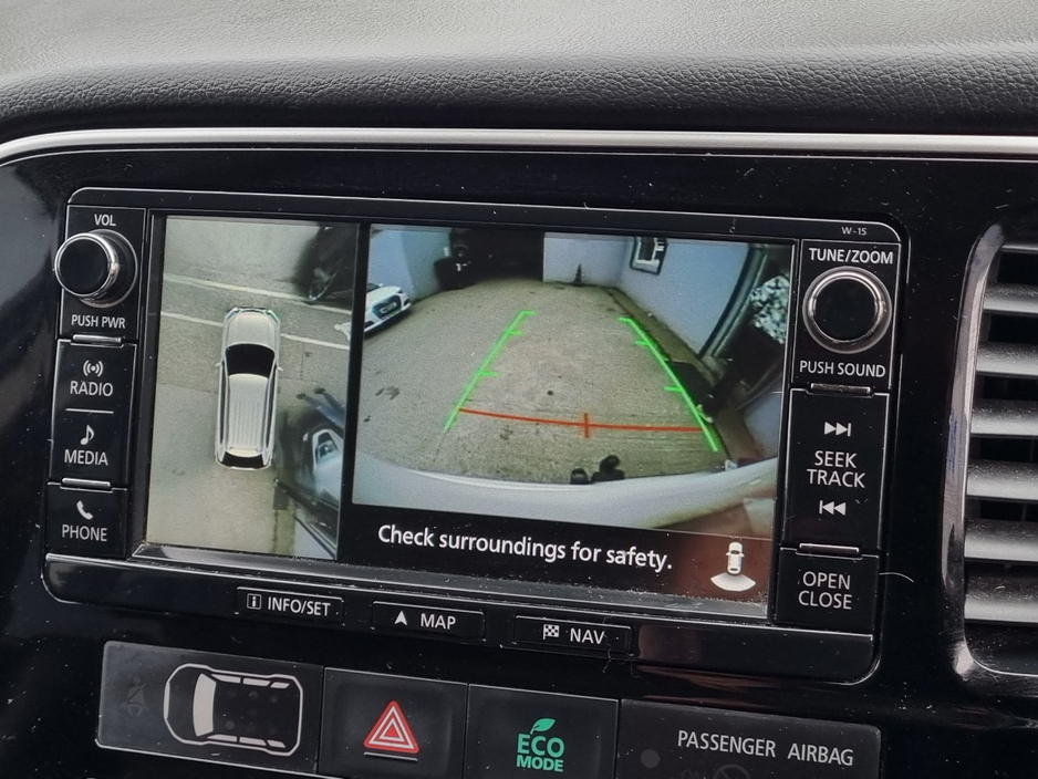 2016 Mitsubishi Outlander - image 21