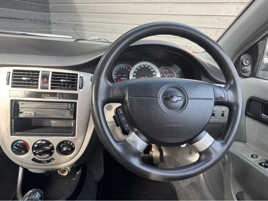 2006 Chevrolet Lacetti - image 13