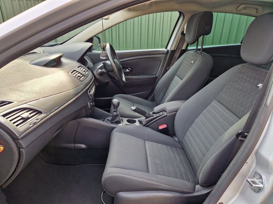 2016 Renault Megane - image 14