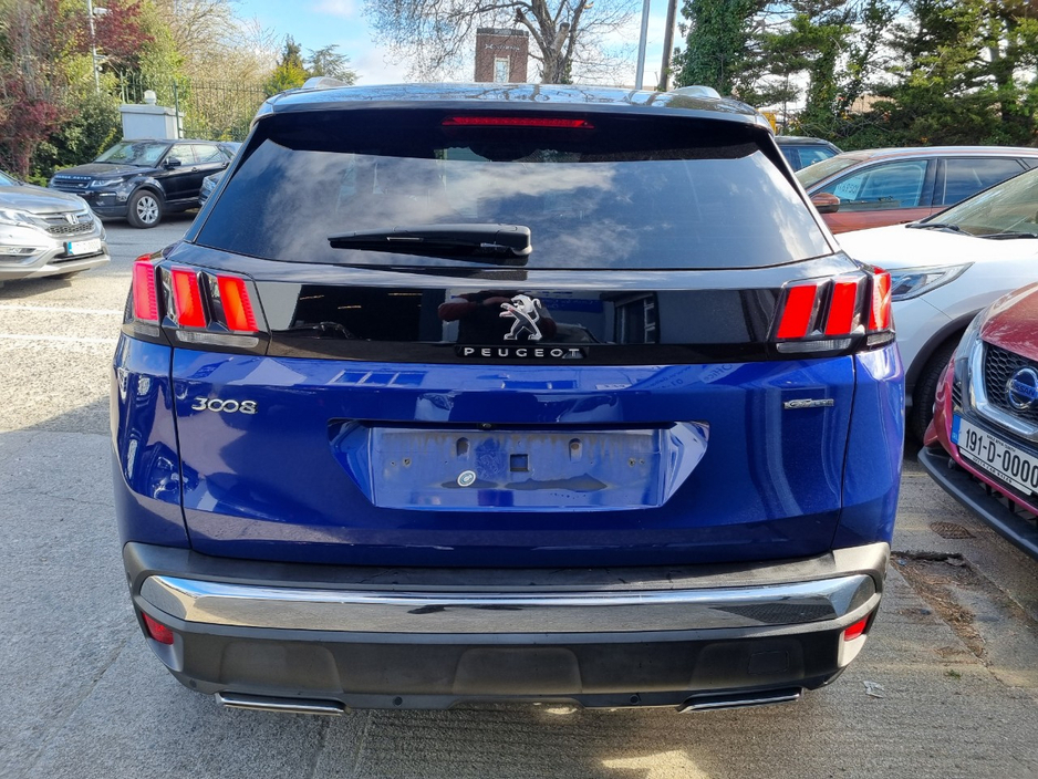 2018 Peugeot 3008 - image 5