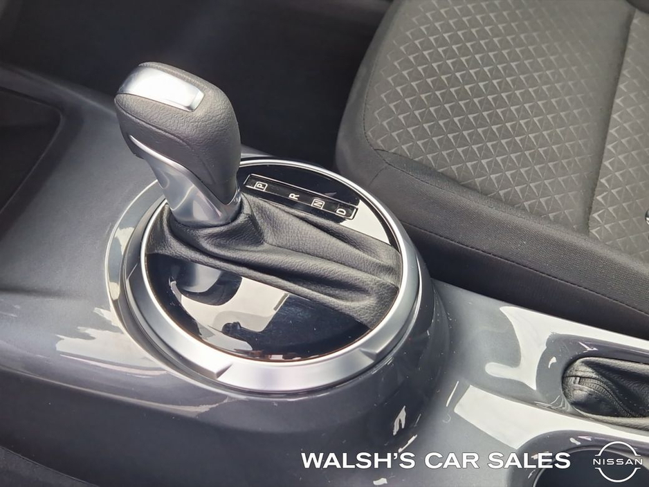 2020 Nissan Juke - image 25