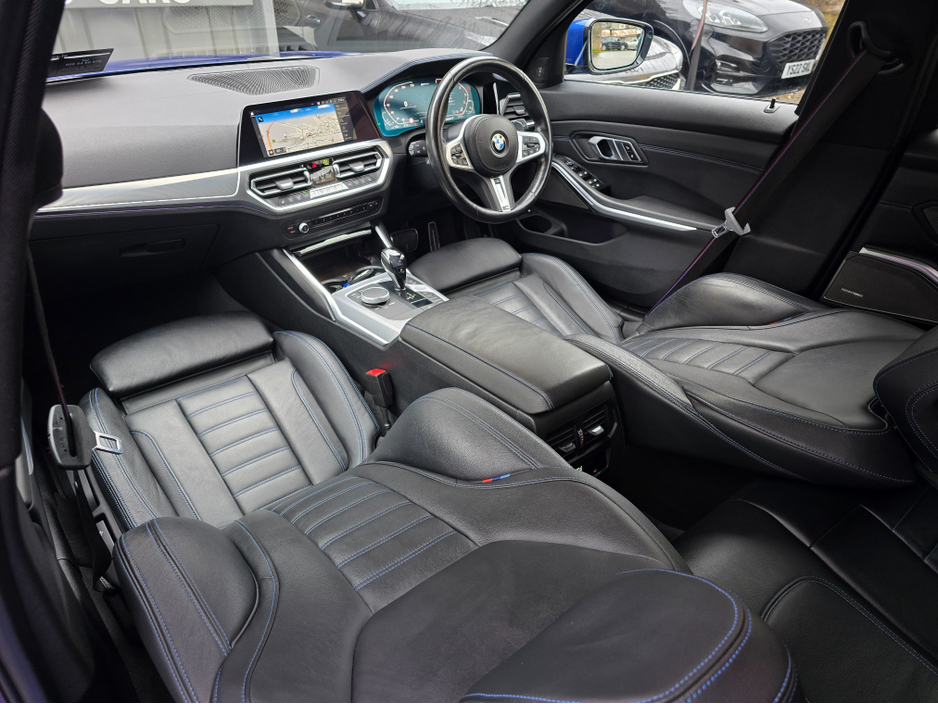 2021 BMW 3 Series - image 19