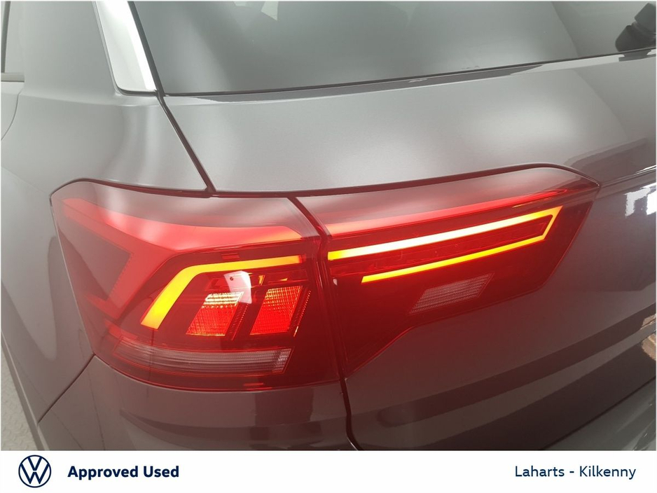 2023 Volkswagen T-Roc - image 21