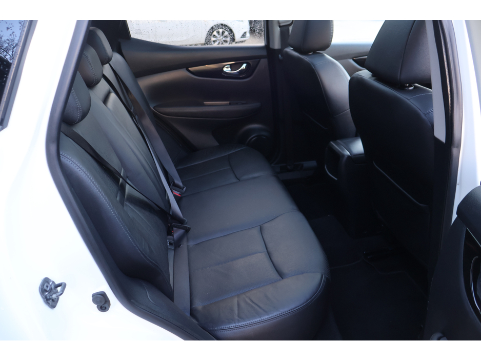 2017 Nissan Qashqai SV PREMIUM  Low Mileage Huge Spec €15,495