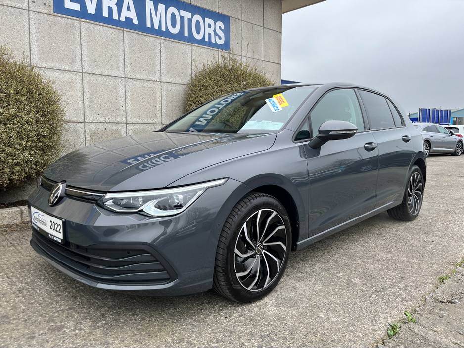 2022 Volkswagen Golf - image 5