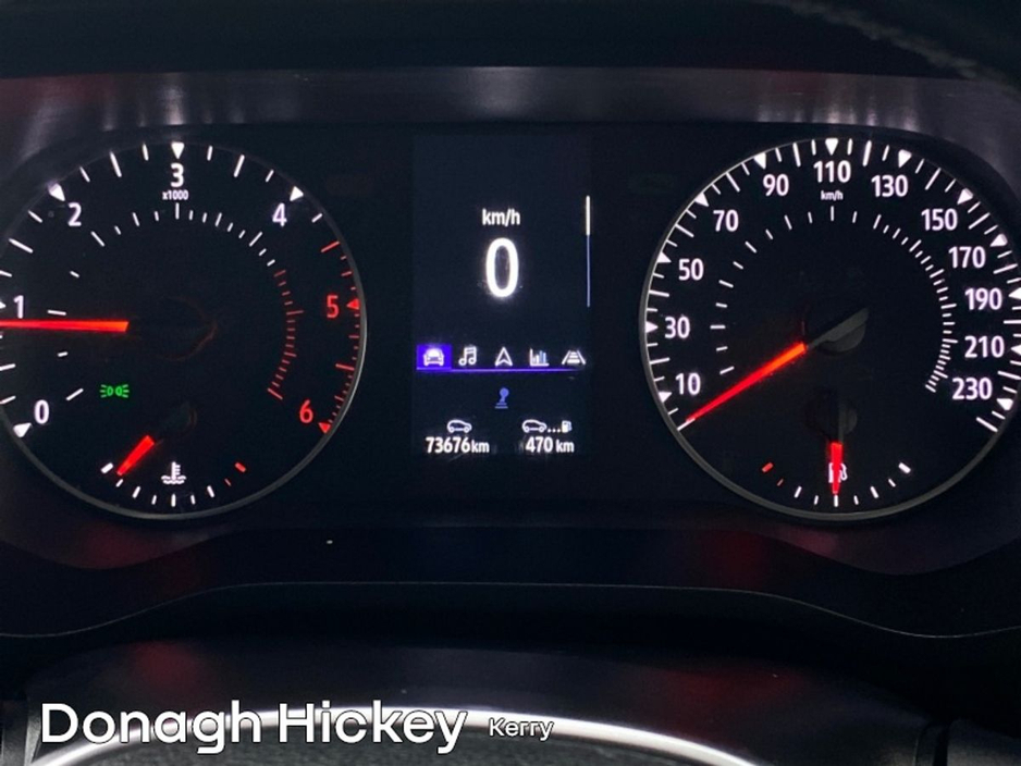 2022 Renault Trafic - image 12