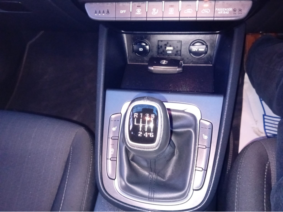 2022 Hyundai Kona - image 20