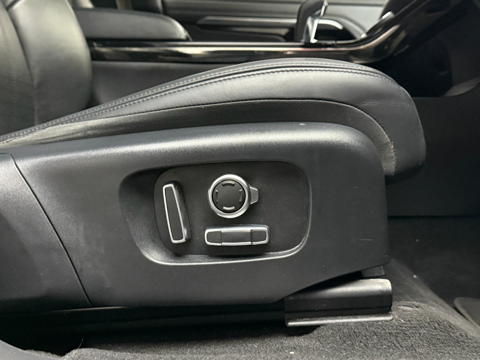 2022 Land Rover Range Rover Evoque - image 23