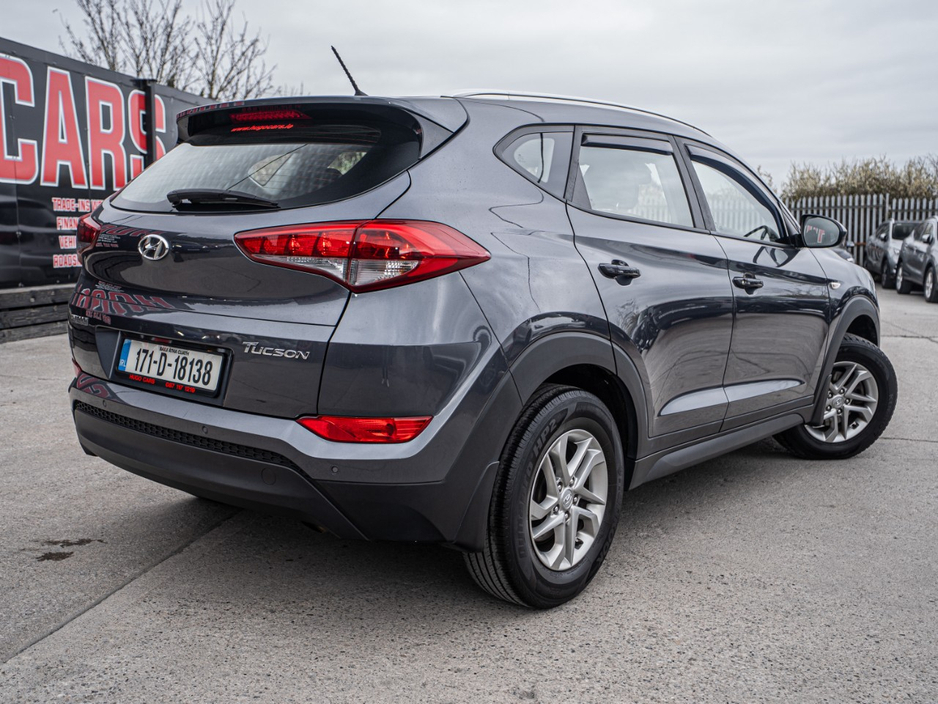 2017 Hyundai Tucson - image 2