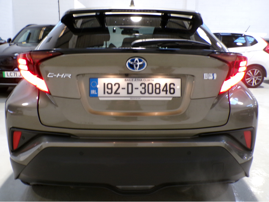 2019 Toyota C-HR 192*18,000 MILES*HYBRID SPORT TOYOTA C-HR SELF CHARGING 1.8 AUTOMATIC*FANTASTIC CONDITION GREAT ON FUEL, POWER, COMFORT WITH A LOT OF SPACE ALL COMBINED FOR A FANTASTIC DRIVE. CAR COMES WITH FULL SAF €21,900