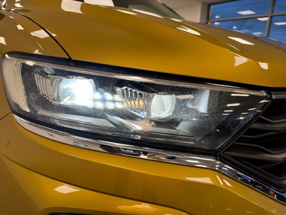 2020 Volkswagen T-Roc - image 21