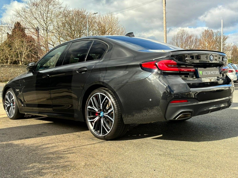 2023 BMW 5 Series - image 8