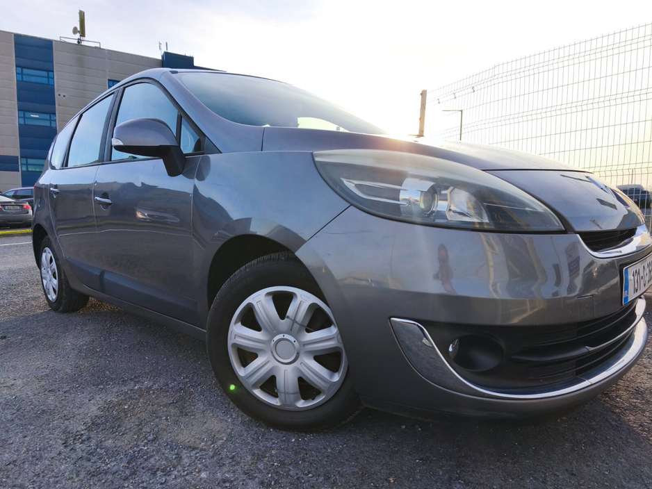 2013 Renault Grand Scenic - image 4