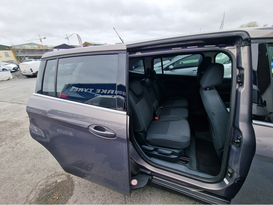 2015 Ford C-Max - image 29