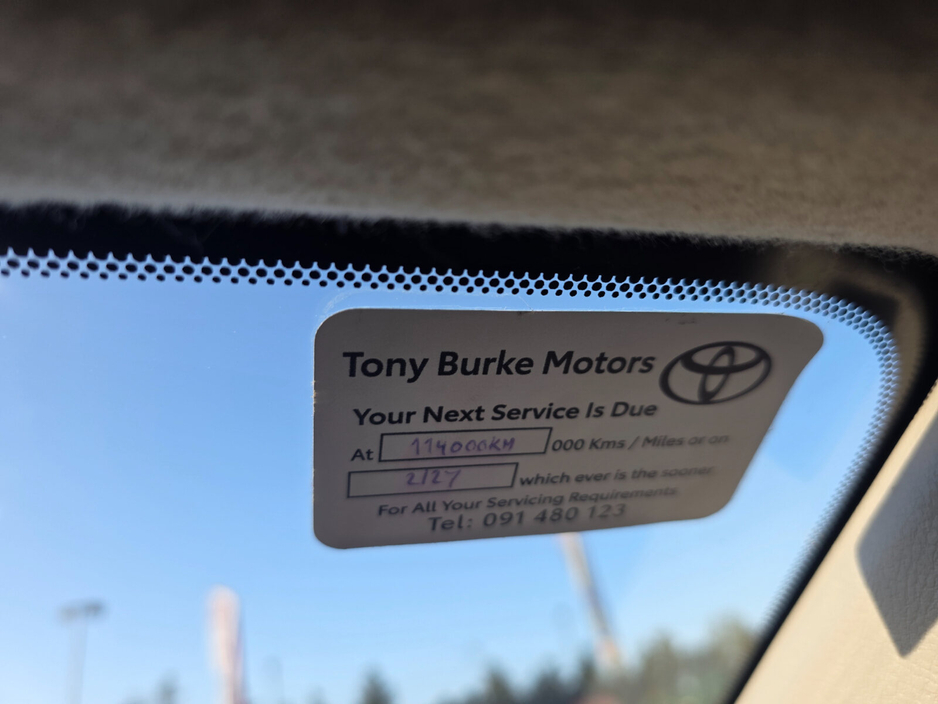 2017 Toyota Yaris - image 12