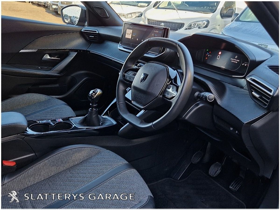 2024 Peugeot 2008 - image 4