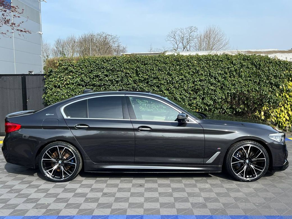 2017 BMW 5 Series - image 4