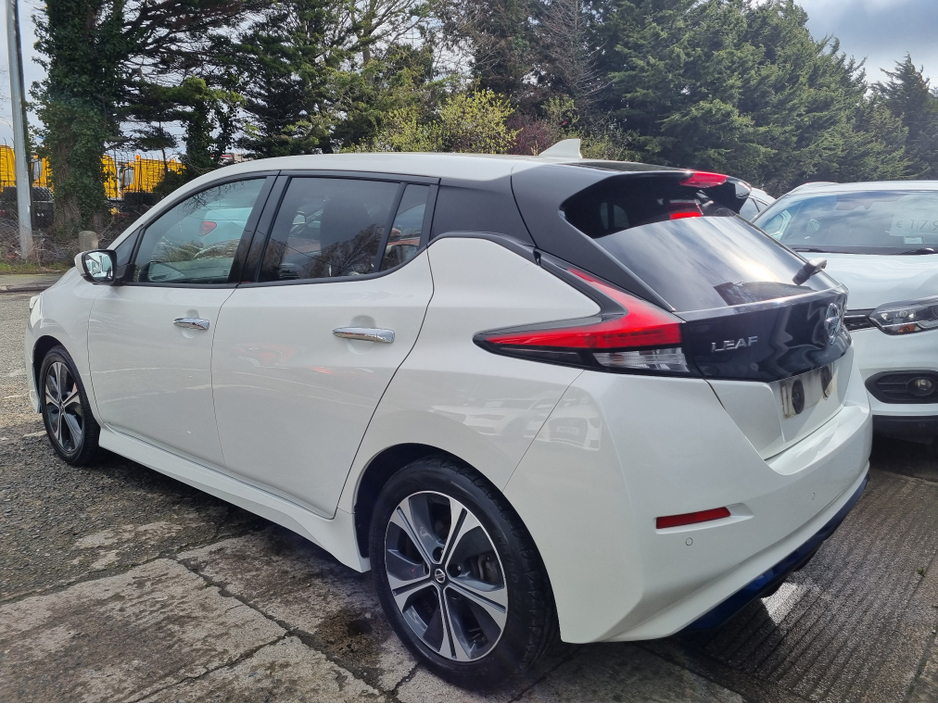 2021 Nissan Leaf - image 4