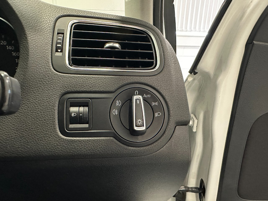 2016 Volkswagen Polo - image 20