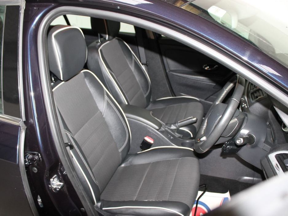 2015 Renault Fluence - image 13