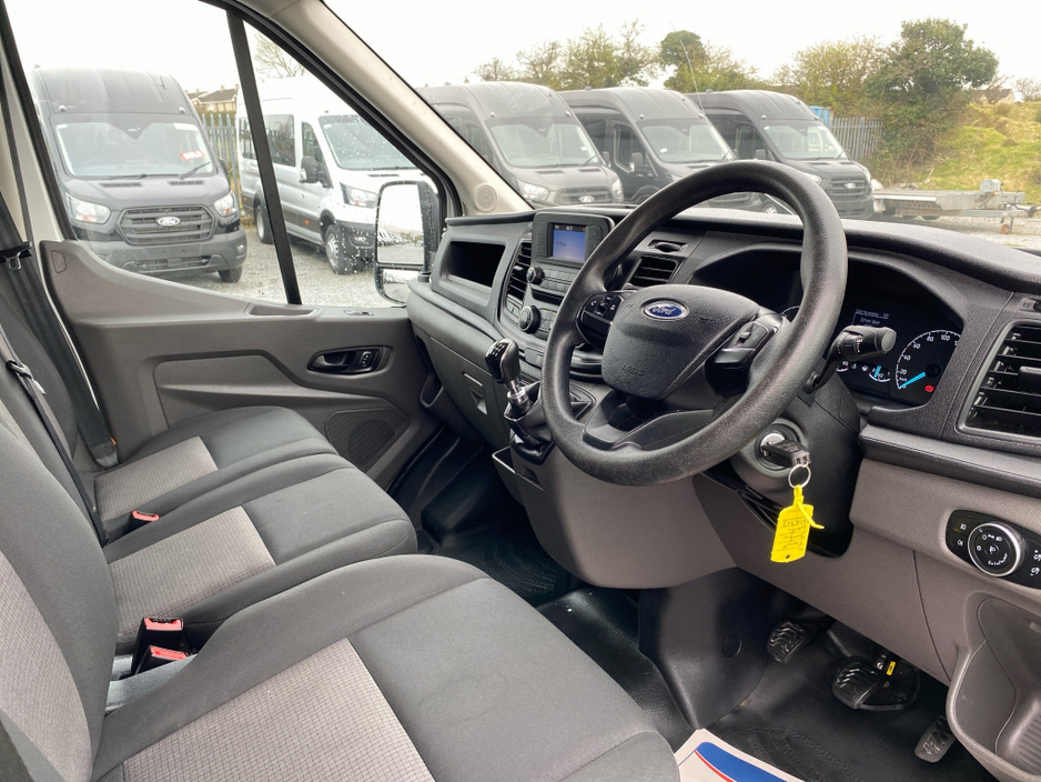 2022 Ford Transit - image 8