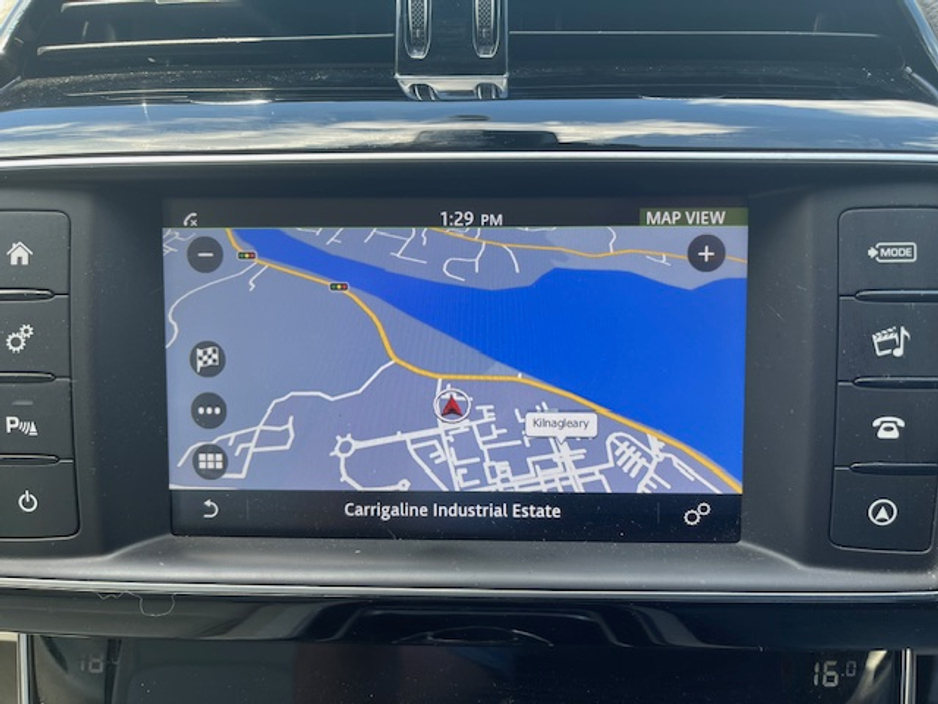 2018 Jaguar XE - image 15