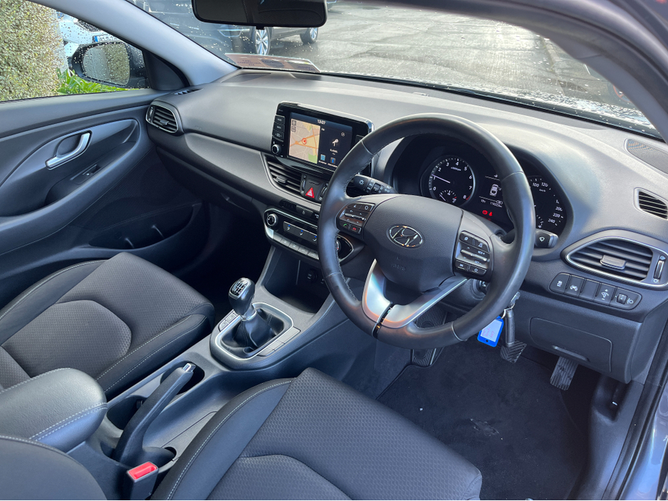 2018 Hyundai i30 - image 14