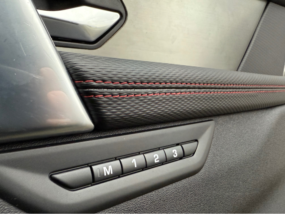 2022 Land Rover Discovery Sport P300E R-DYNAMIC SE €37,950