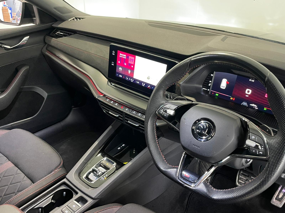 2022 Skoda Octavia - image 17