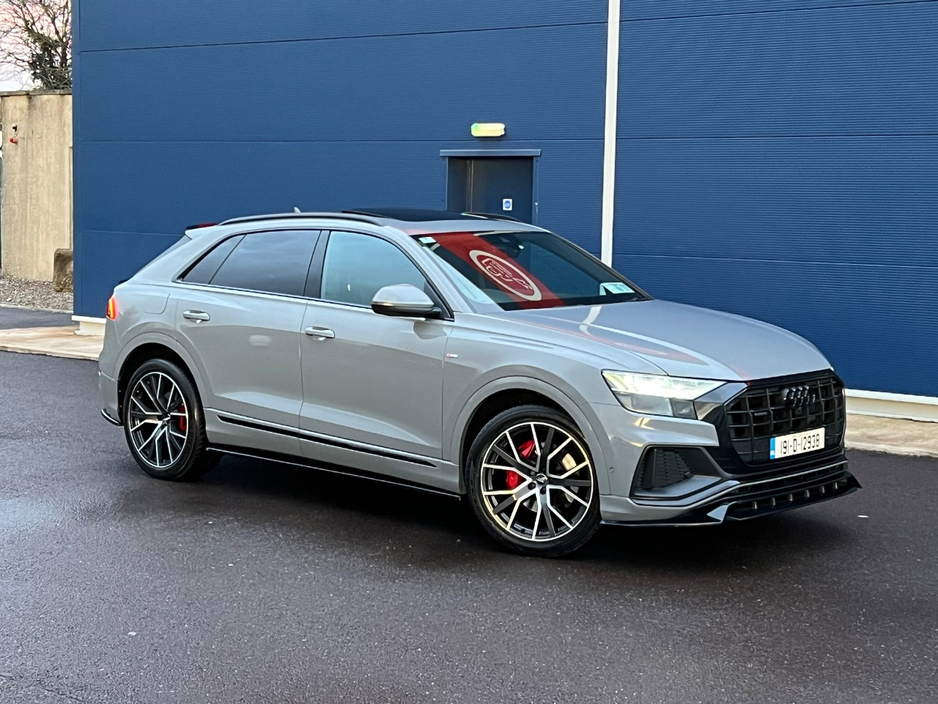 2019 Audi Q8 - image 3