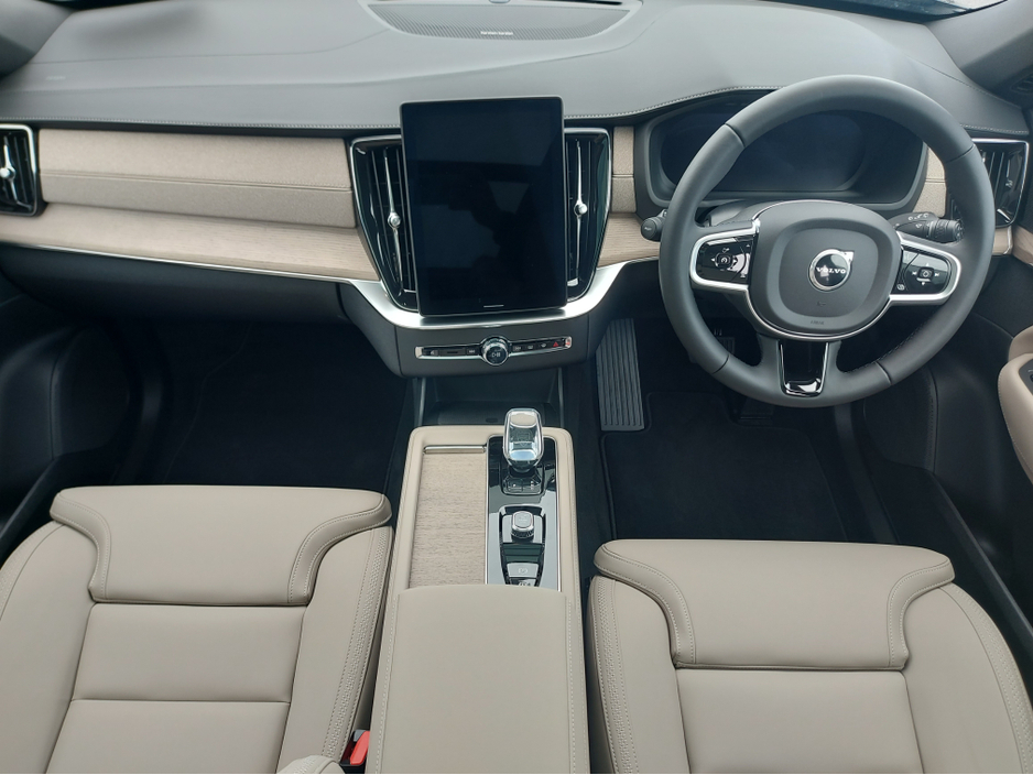 2026 Volvo XC90 - image 24