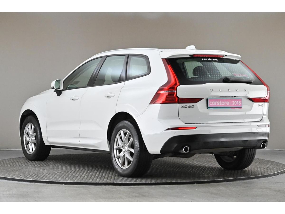 2018 Volvo XC60 - image 7