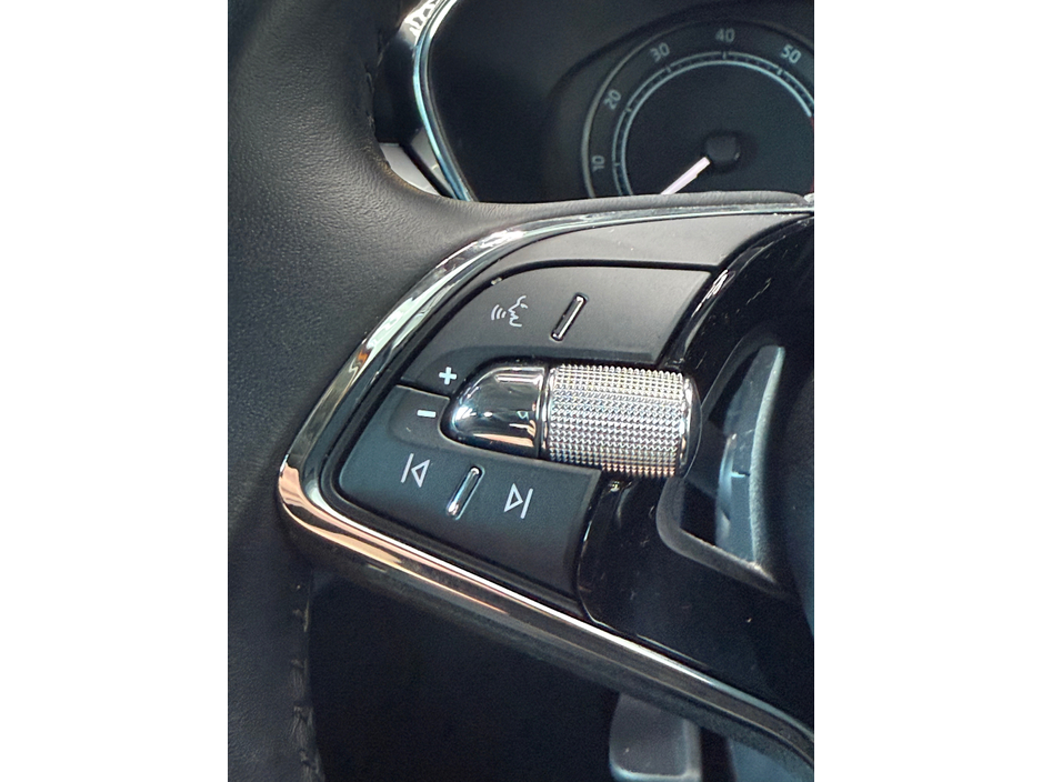 2022 Skoda Fabia - image 13