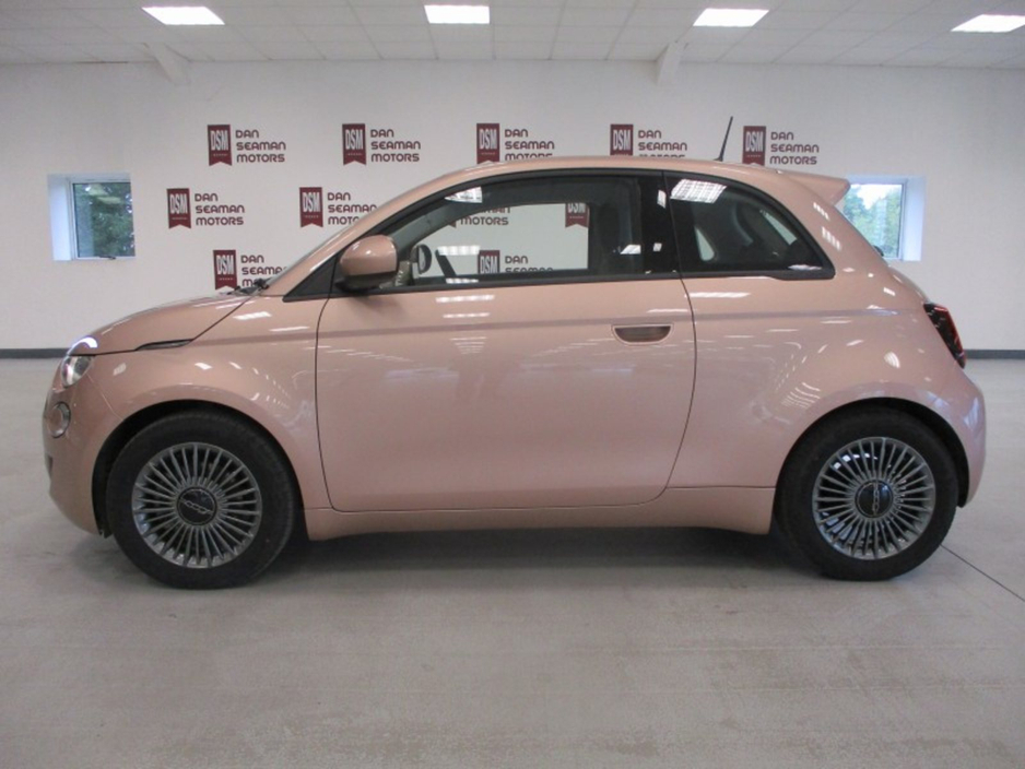 2025 Fiat 500e  €26,145