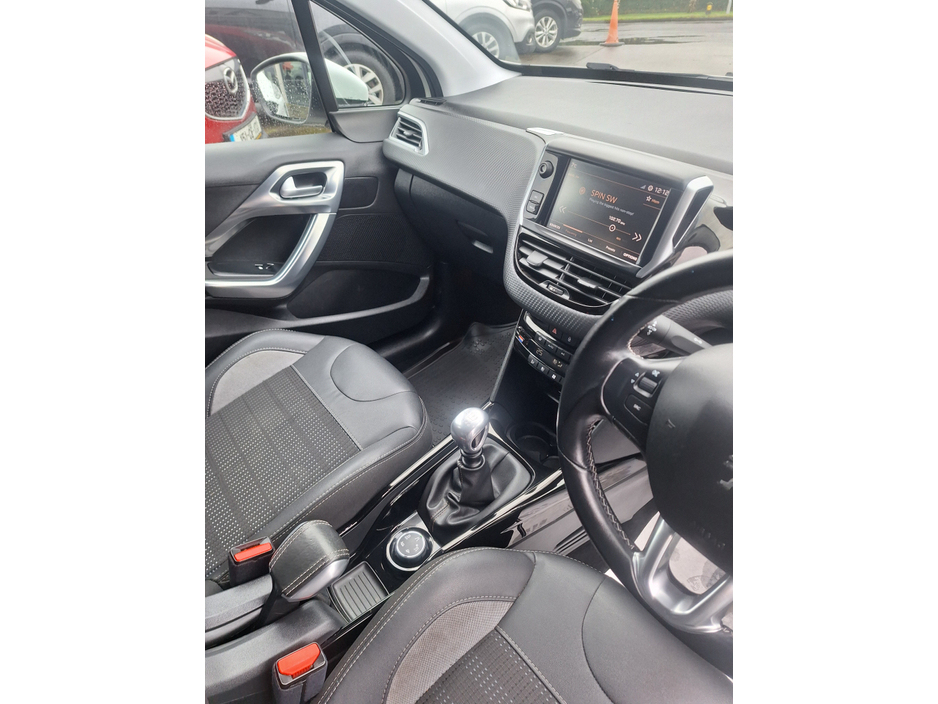 2018 Peugeot 2008 ALLURE BLUEHDI BLUE HDI €12,995