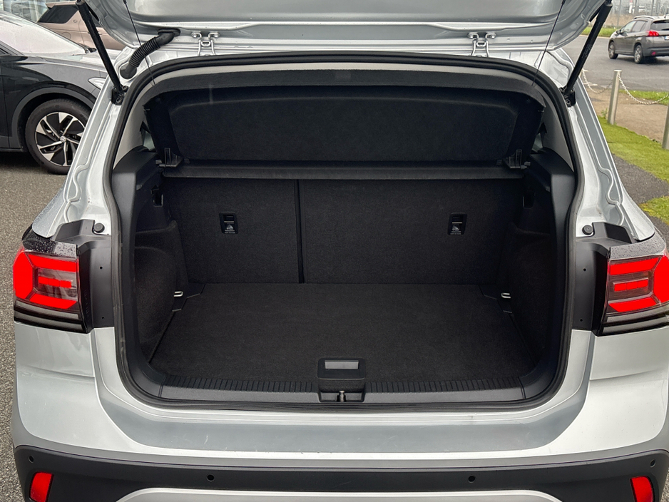 2025 Volkswagen T-Cross - image 9