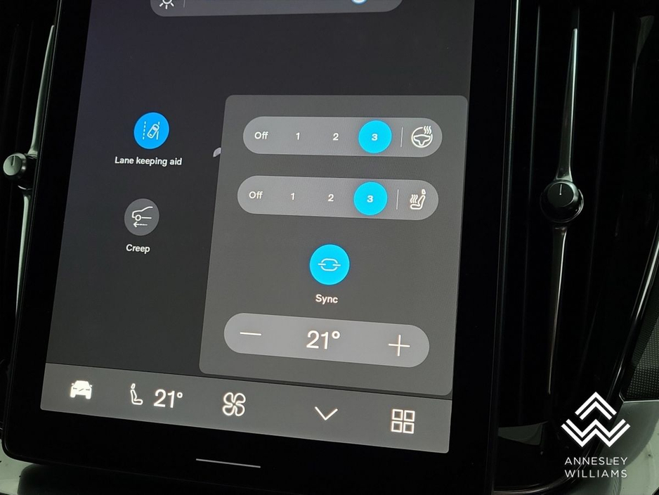 2025 Volvo XC90 - image 19