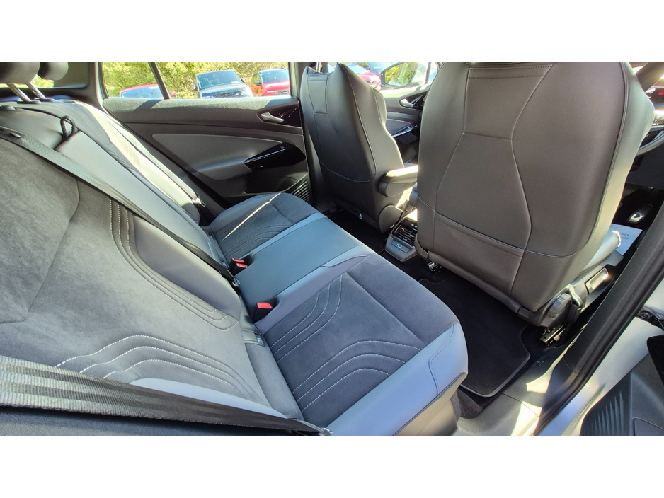2023 Volkswagen ID.4 - image 15