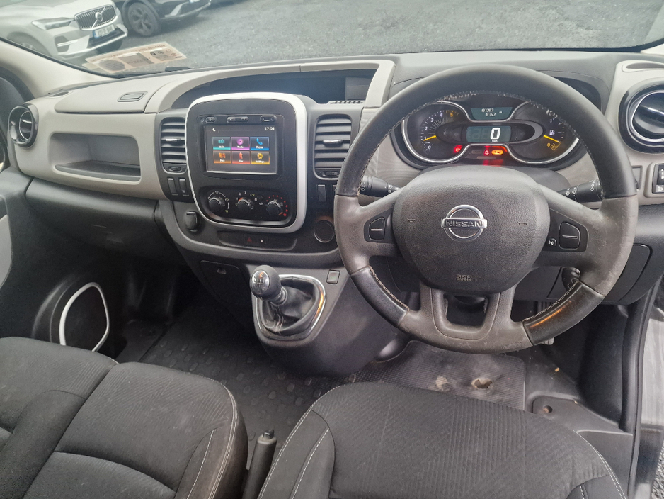 2018 Nissan NV300 - image 5