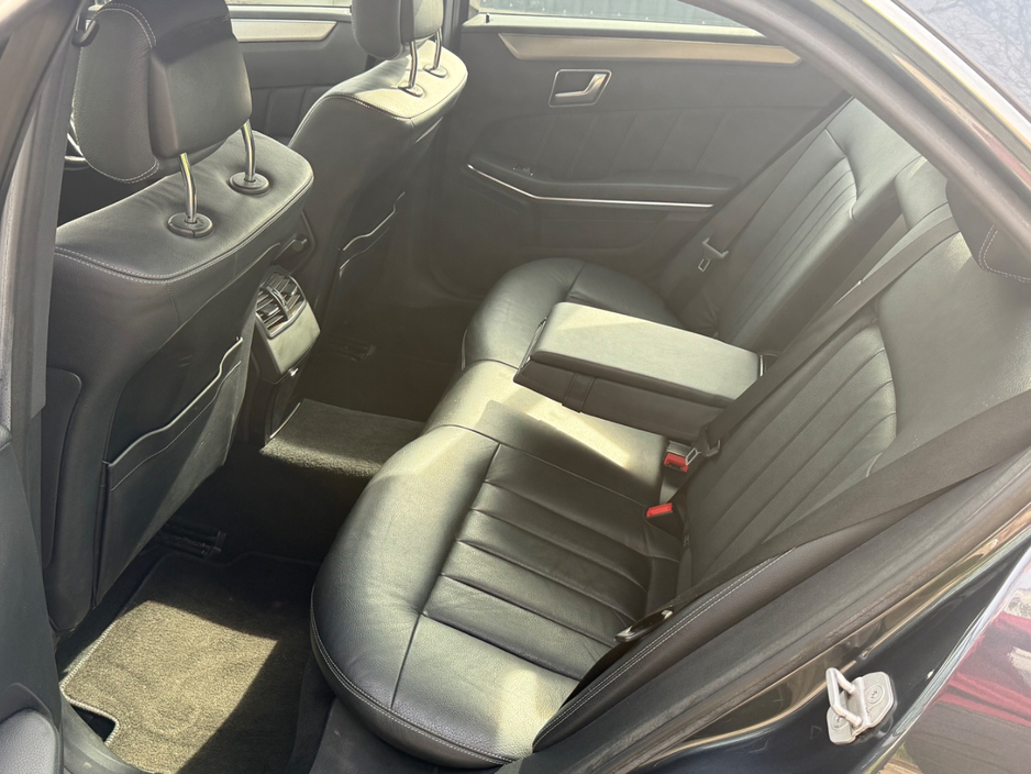 2013 Mercedes-Benz E Class - image 12