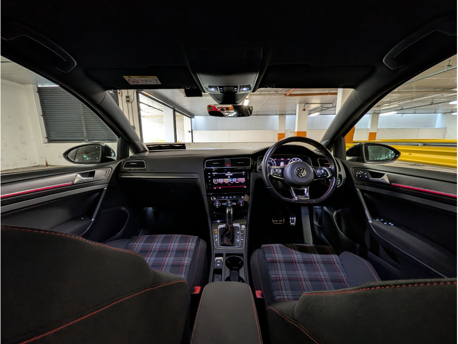 2018 Volkswagen Golf - image 28