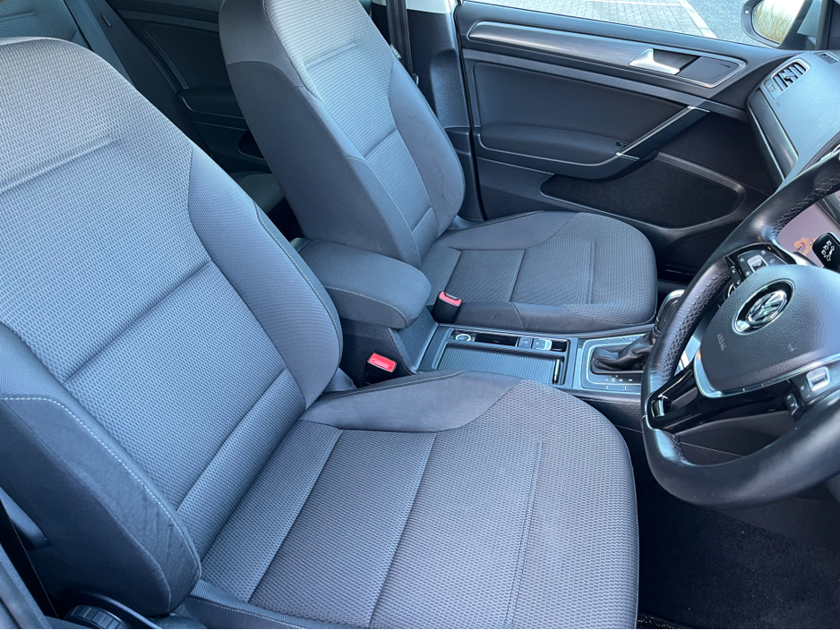 2019 Volkswagen Golf - image 12