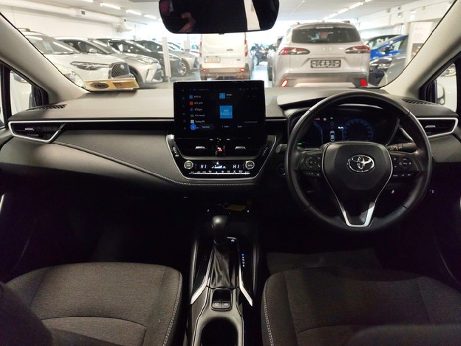 2025 Toyota Corolla - image 8