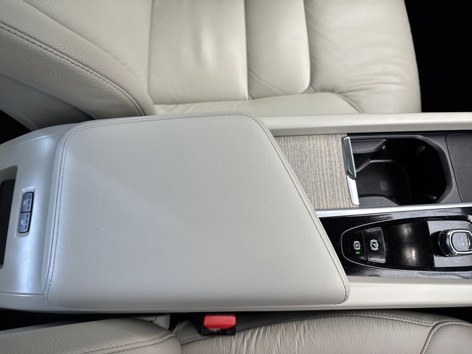 2023 Volvo XC60 - image 15
