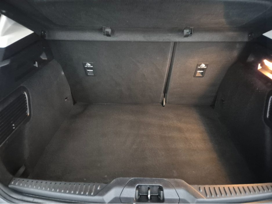 2019 Ford Focus - image 12