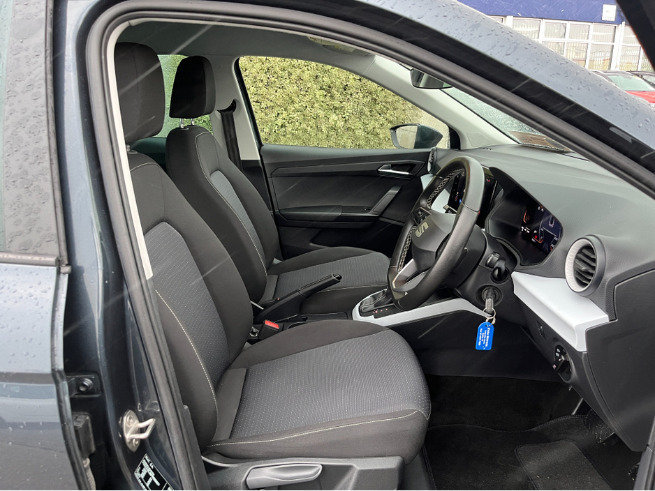 2023 SEAT Arona - image 9