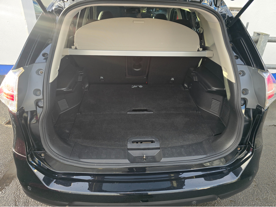 2016 Nissan X-Trail REAR CAMERA WITH CAR PLAY-LOW MILEAGE €12,950